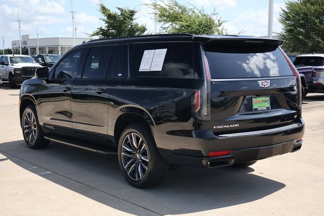 Used 2024 Cadillac Escalade ESV Sport AWD/4WD image 4