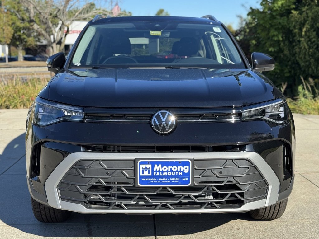 New 2025 Volkswagen Taos SE image 2