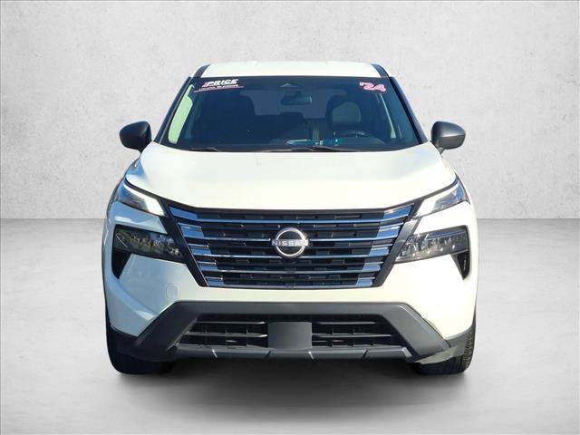 Used 2024 Nissan Rogue S FWD image 2