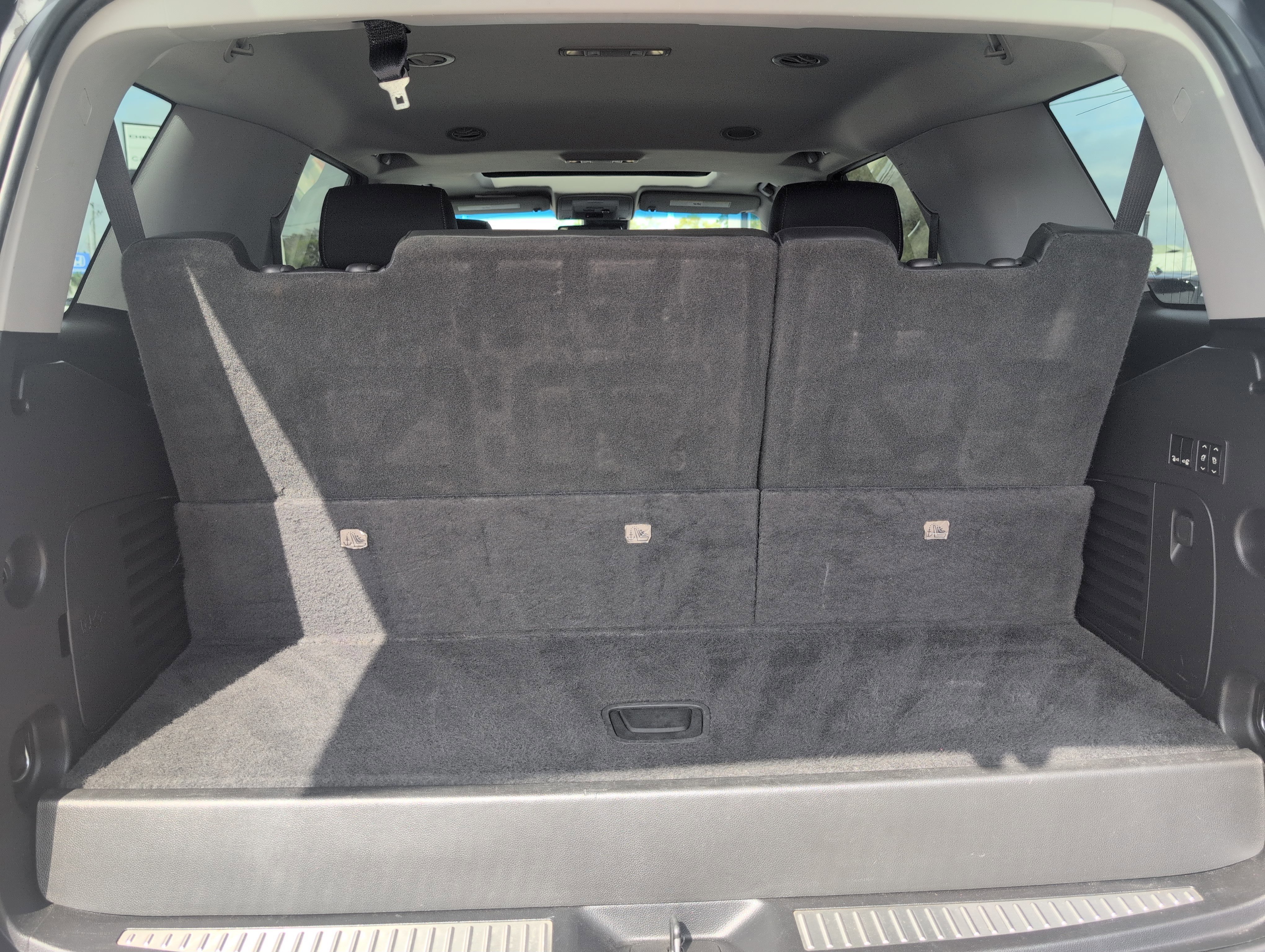Used 2018 Chevrolet Tahoe Premier RWD image 5