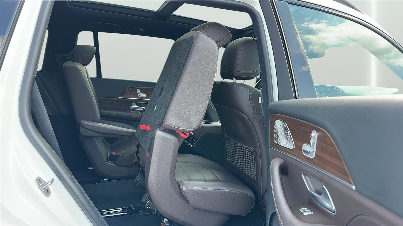 Used 2022 Mercedes-Benz GLS 450 4MATIC image 16