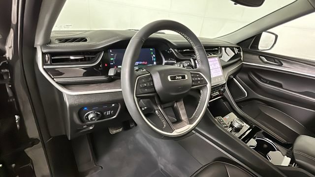 Used 2023 Jeep Grand Cherokee 4WD 4xe image 14