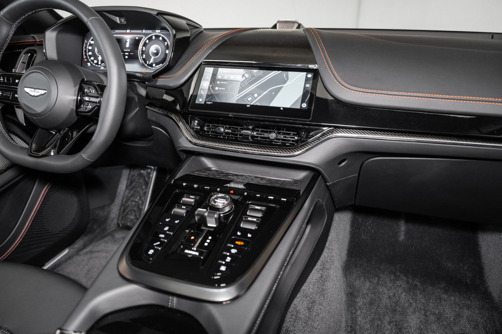 Used 2025 Aston Martin DBX 707 image 29