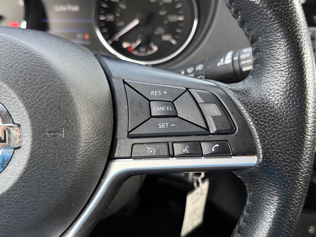 Used 2019 Nissan Rogue S w/ Special Edition Package FWD image 22