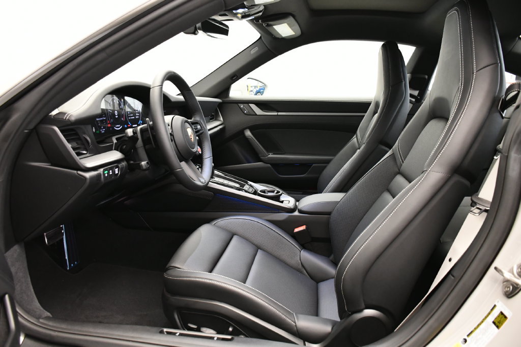 Certified 2026 Porsche 911 Carrera RWD image 5