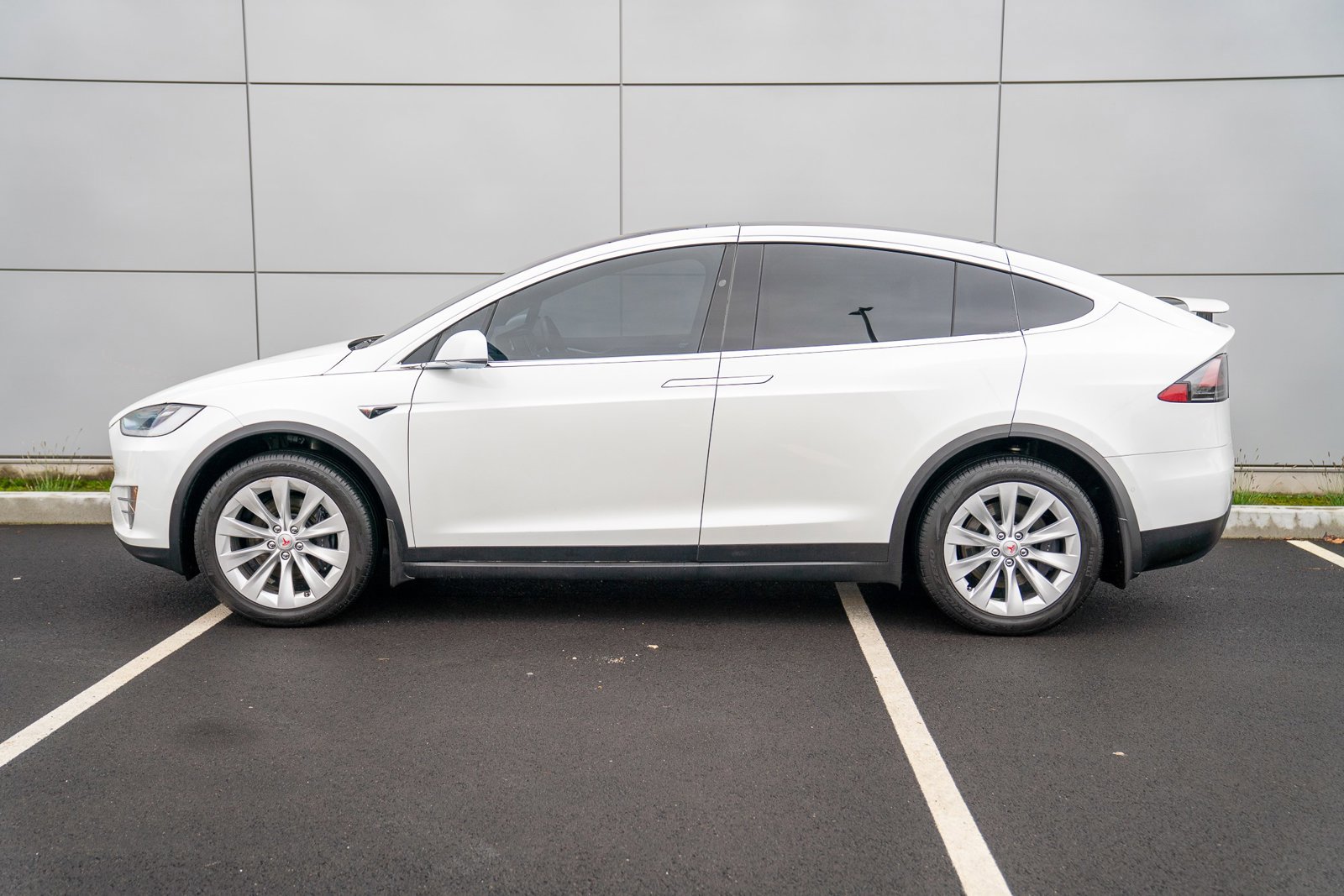 Used 2017 Tesla Model X 75D image 2