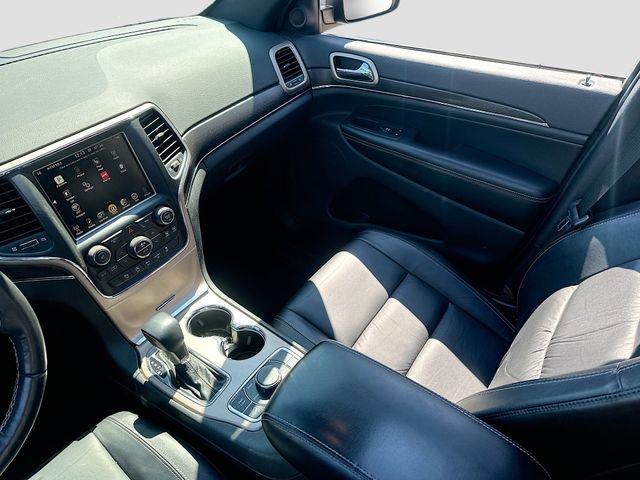 Used 2016 Jeep Grand Cherokee Limited image 25