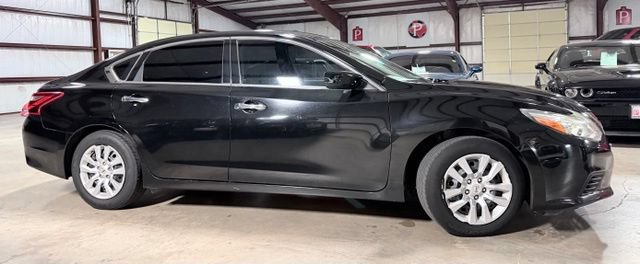 Used 2016 Nissan Altima 2.5 S w/ Power Driver Seat Package FWD image 2