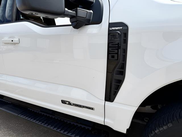 Used 2023 Ford F250 Lariat w/ Sport Appearance Package AWD/4WD image 8
