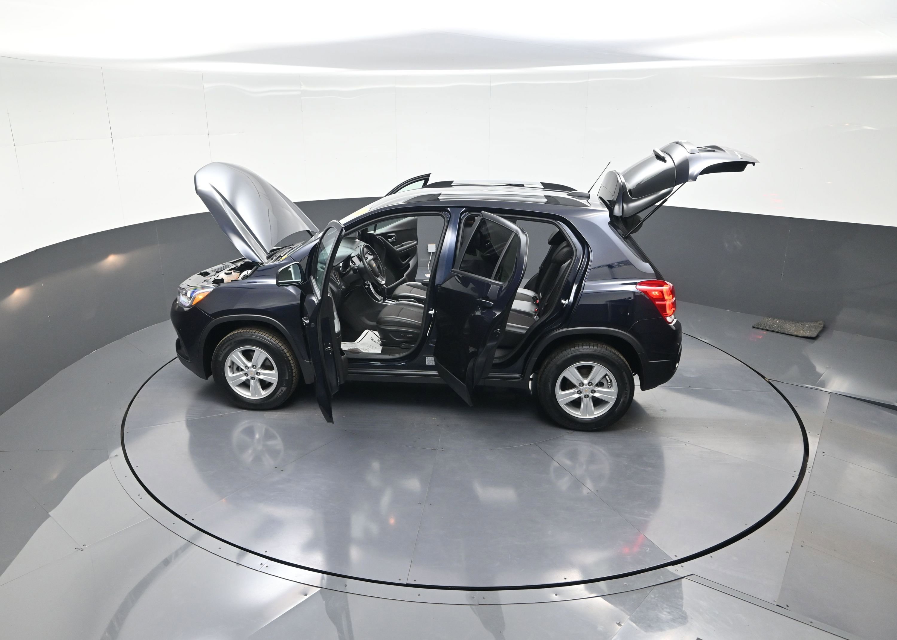 Used 2022 Chevrolet Trax LT w/ LT Convenience Package image 15