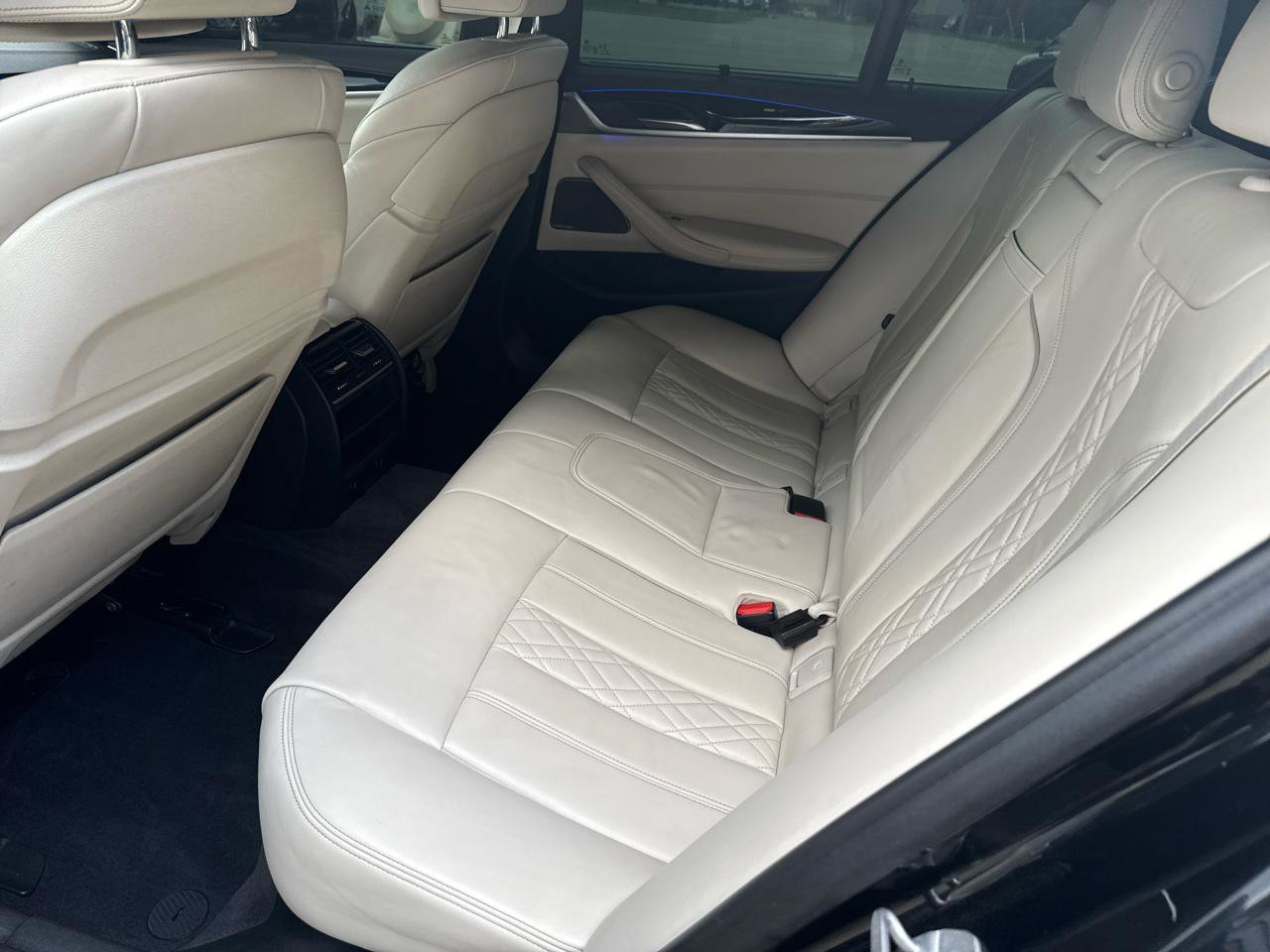 Used 2018 BMW M550i xDrive M550i xDrive Sedan image 25