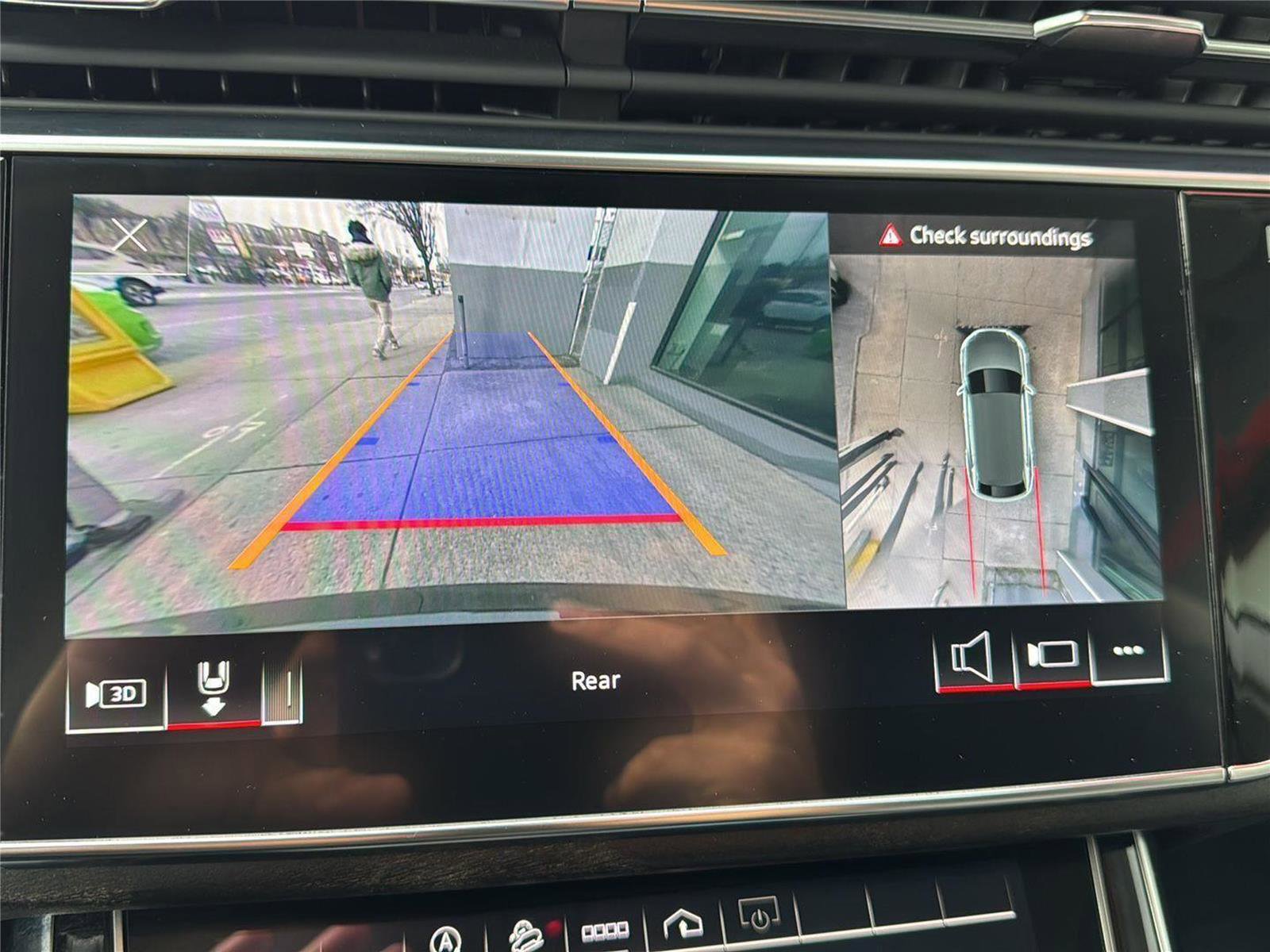 Used 2022 Audi Q8 Premium Plus w/ Premium Plus Package image 17