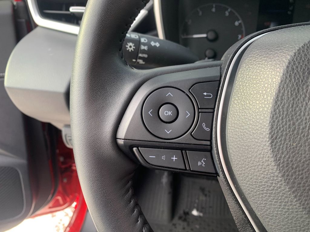 Used 2025 Toyota Corolla SE image 32