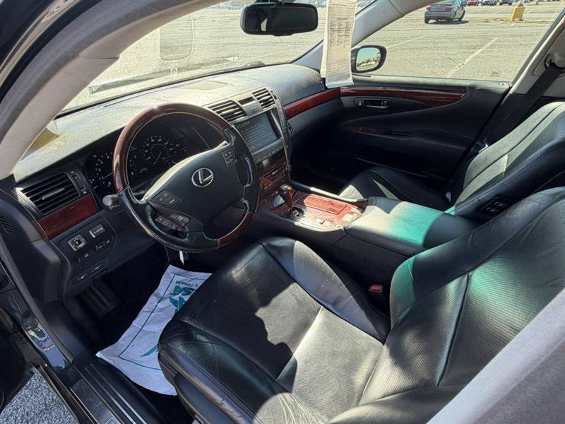 Used 2007 Lexus LS 460 w/ Comfort Pkg RWD image 14