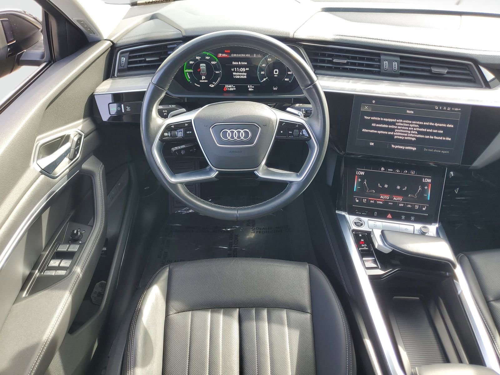 Used 2023 Audi e-tron Premium Plus w/ Premium Plus Package image 12