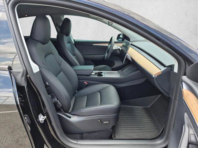 Used 2024 Tesla Model Y Long Range AWD/4WD image 22