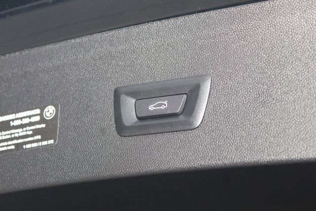 New 2026 BMW iX xDrive60 w/ Premium Package image 7