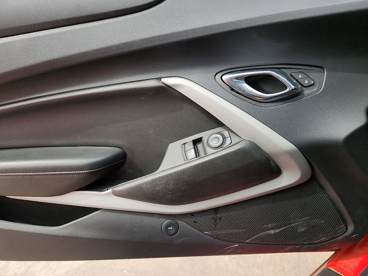 Used 2021 Chevrolet Camaro LT image 8