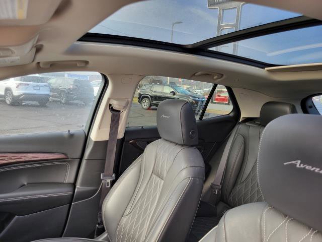 Used 2023 Buick Envision Avenir image 10