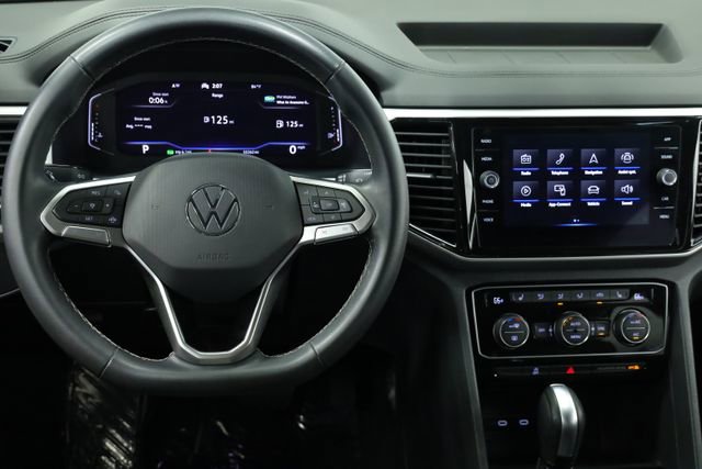 Certified 2022 Volkswagen Atlas Cross Sport SE image 12