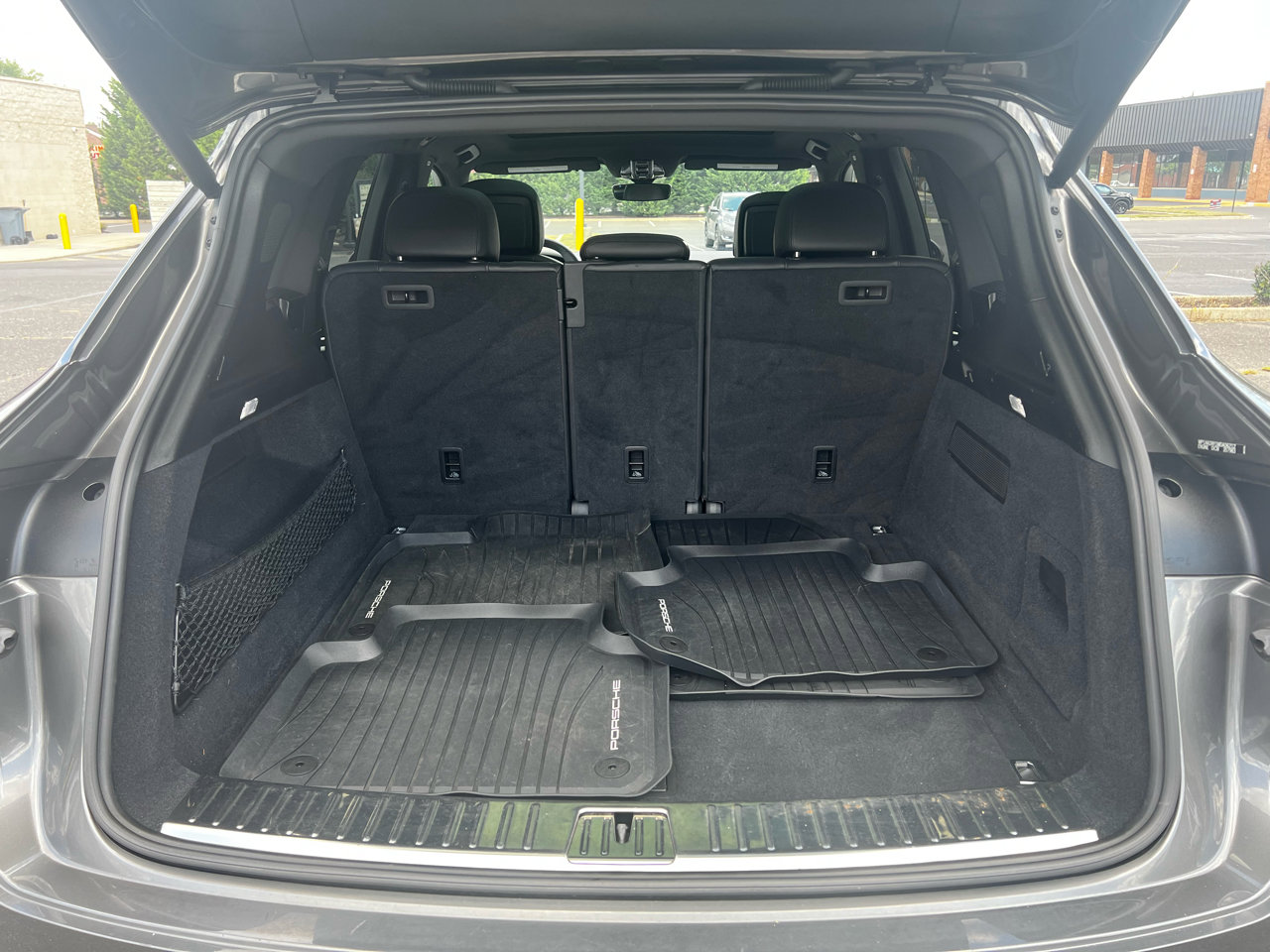 Used 2021 Porsche Cayenne image 32