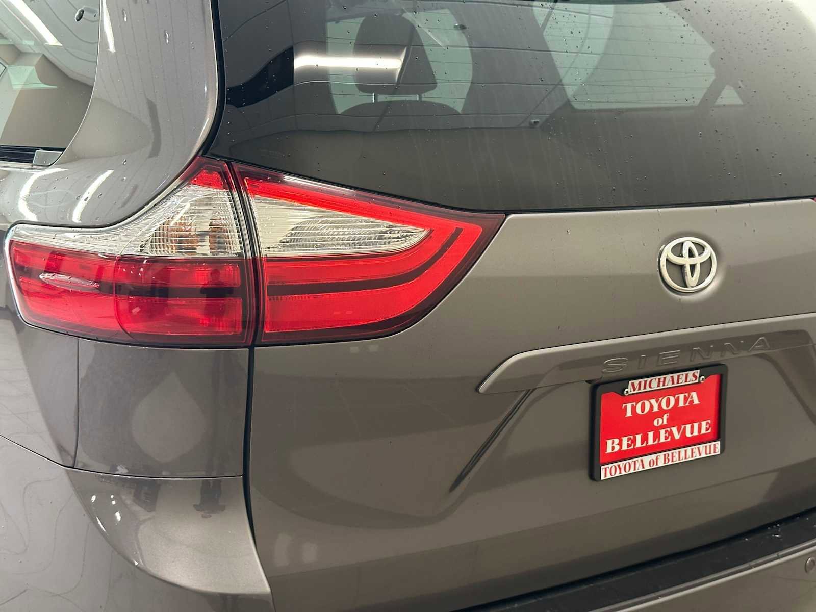 Used 2015 Toyota Sienna XLE w/ XLE Navigation Package image 7