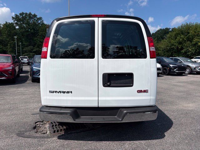 Used 2025 GMC Savana 2500 w/ Driver Convenience Package RWD image 4