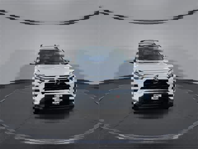 Used 2025 Toyota RAV4 XLE image 3