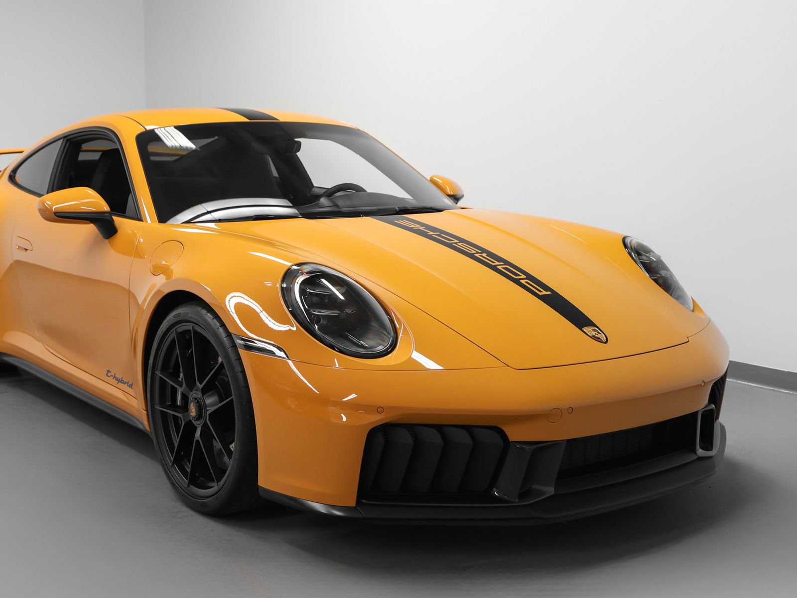 Certified 2025 Porsche 911 Carrera GTS image 9