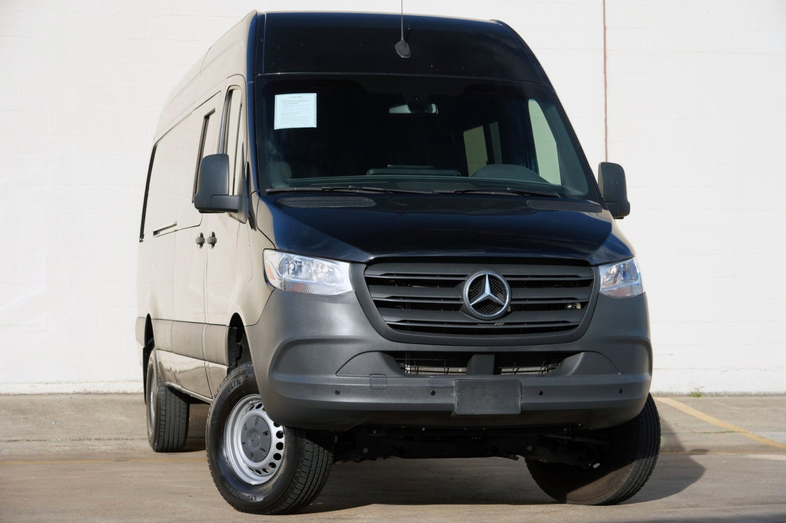 Used 2023 Mercedes-Benz Sprinter 2500 image 4