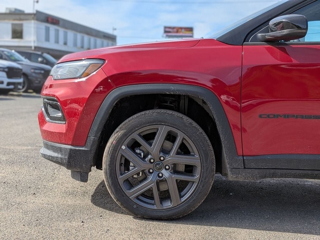New 2026 Jeep Compass Limited w/ Sun, Sound & Navigation Group AWD/4WD image 10