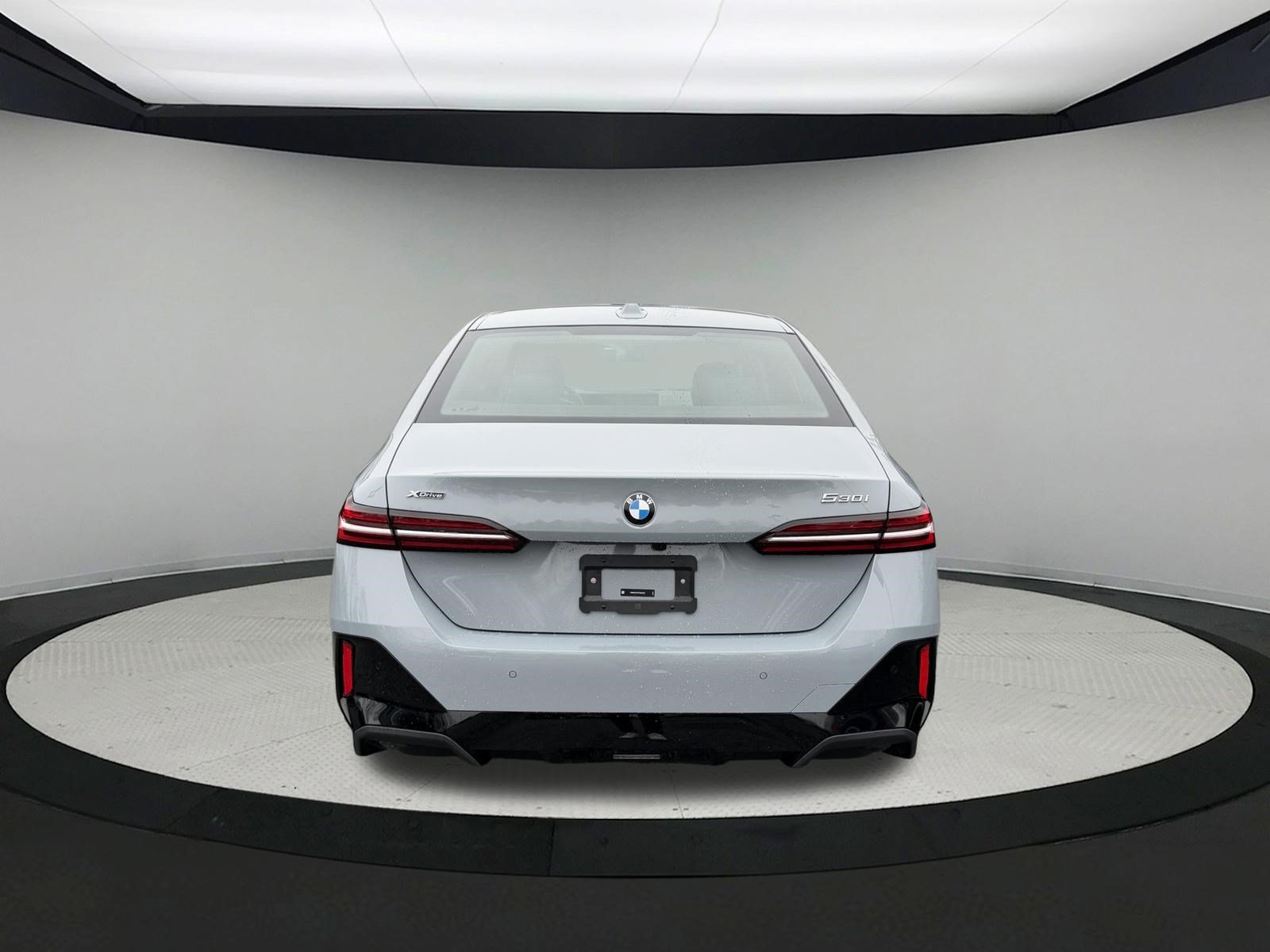 New 2026 BMW 530i xDrive w/ M Sport Package AWD/4WD image 5