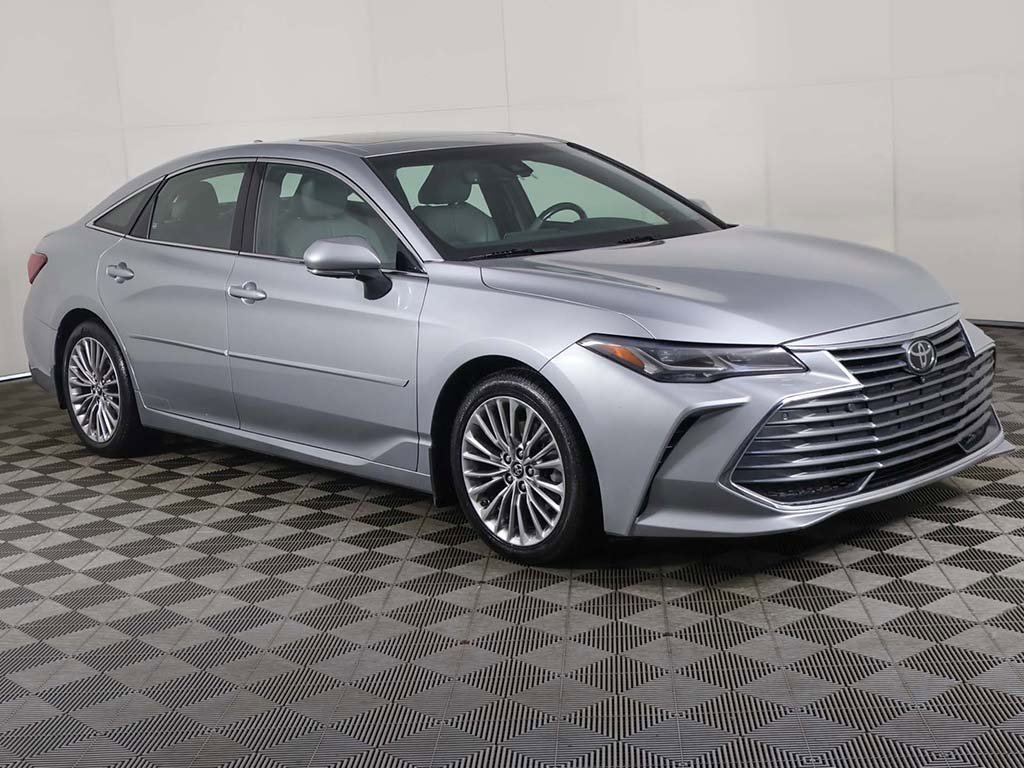 Used 2019 Toyota Avalon Limited image 57