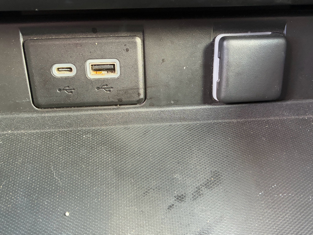 Used 2021 Chevrolet Tahoe Z71 w/ Z71 Off-Road Package image 21