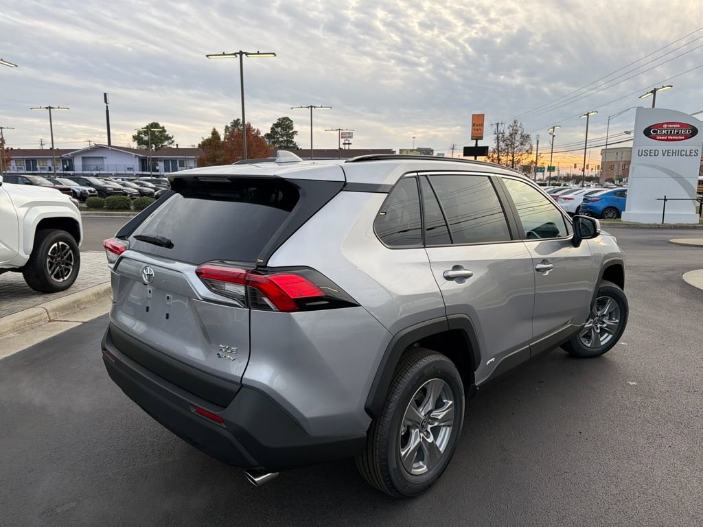 New 2025 Toyota RAV4 XLE image 5
