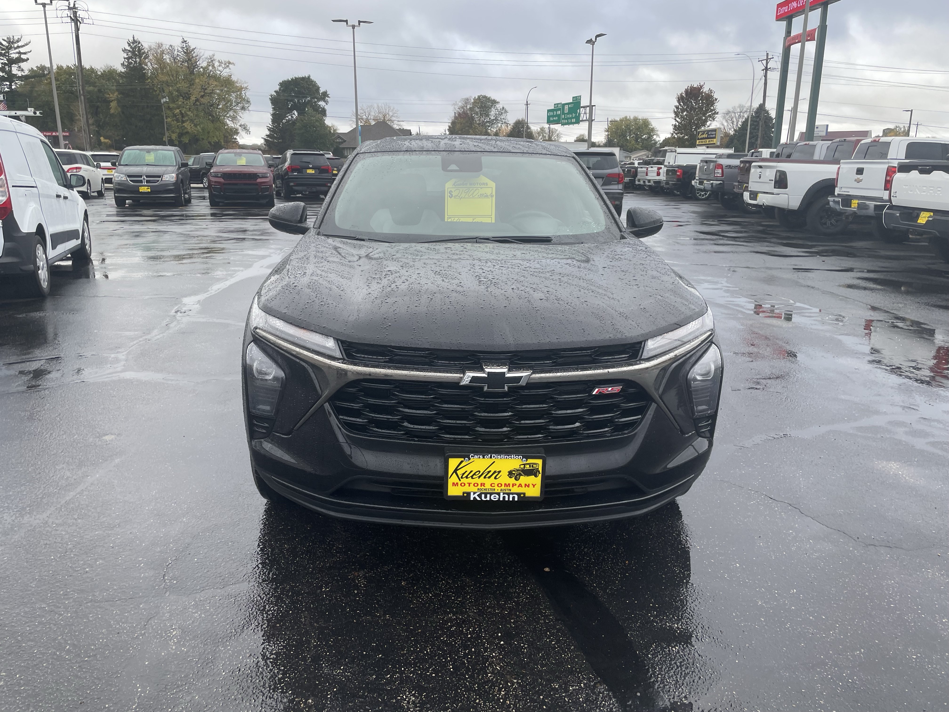 Used 2026 Chevrolet Trax RS w/ Sunroof Package FWD image 3