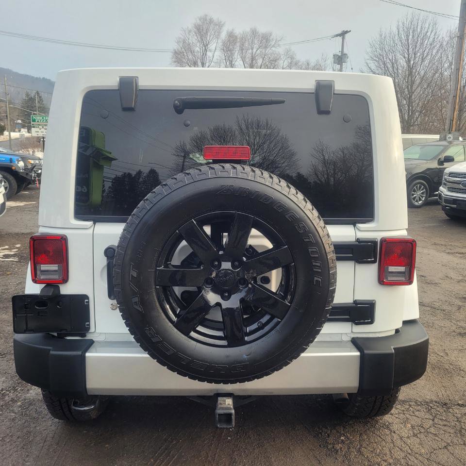 Used 2017 Jeep Wrangler Unlimited Sahara w/ Connectivity Group image 7