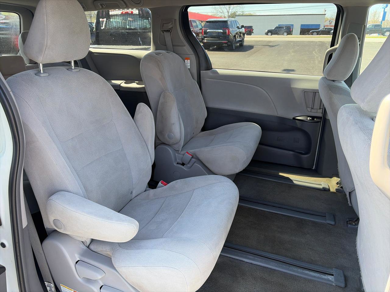 Used 2019 Toyota Sienna L FWD image 13