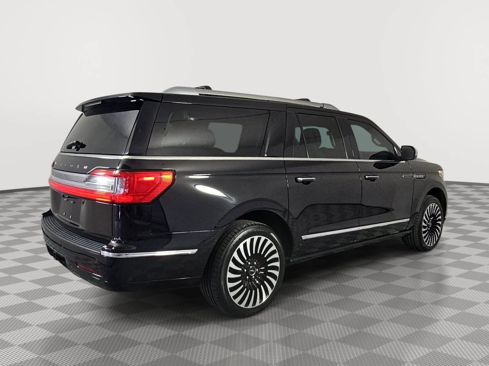 Used 2021 Lincoln Navigator L Black Label w/ Cargo Convenience Package AWD/4WD image 8