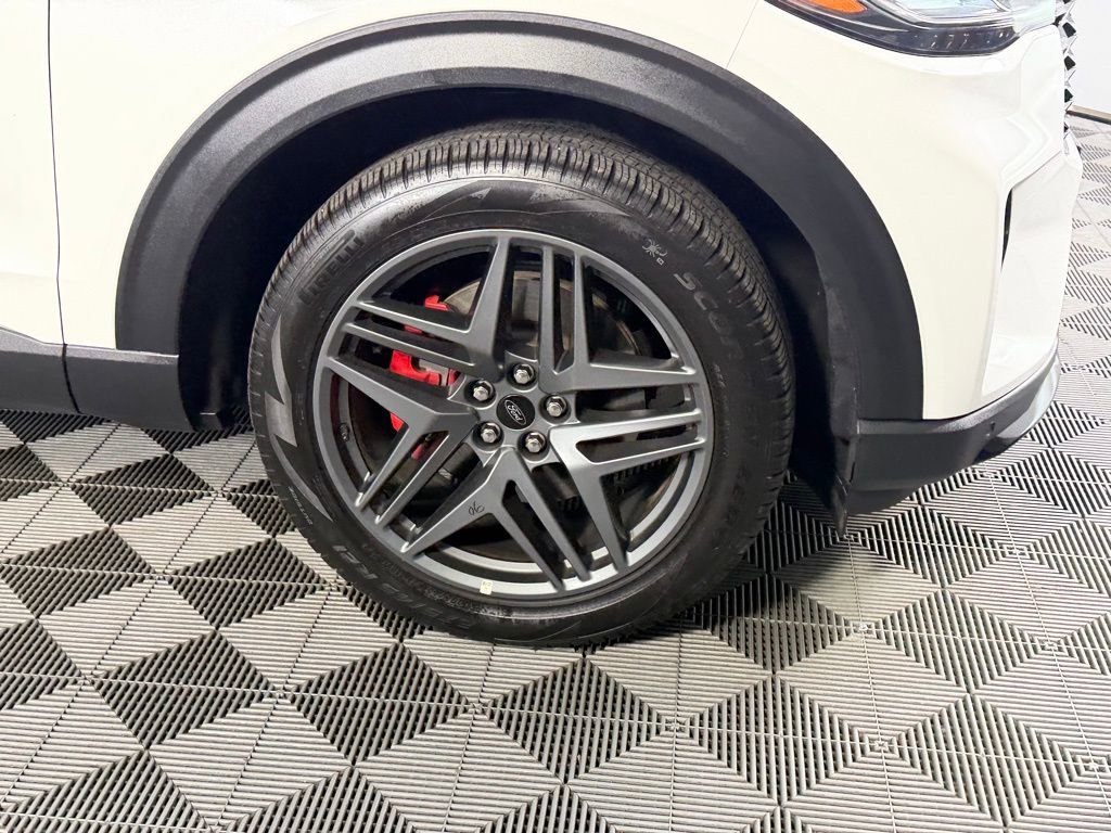 Used 2025 Ford Explorer ST-Line w/ ST-Line Street Pack image 12