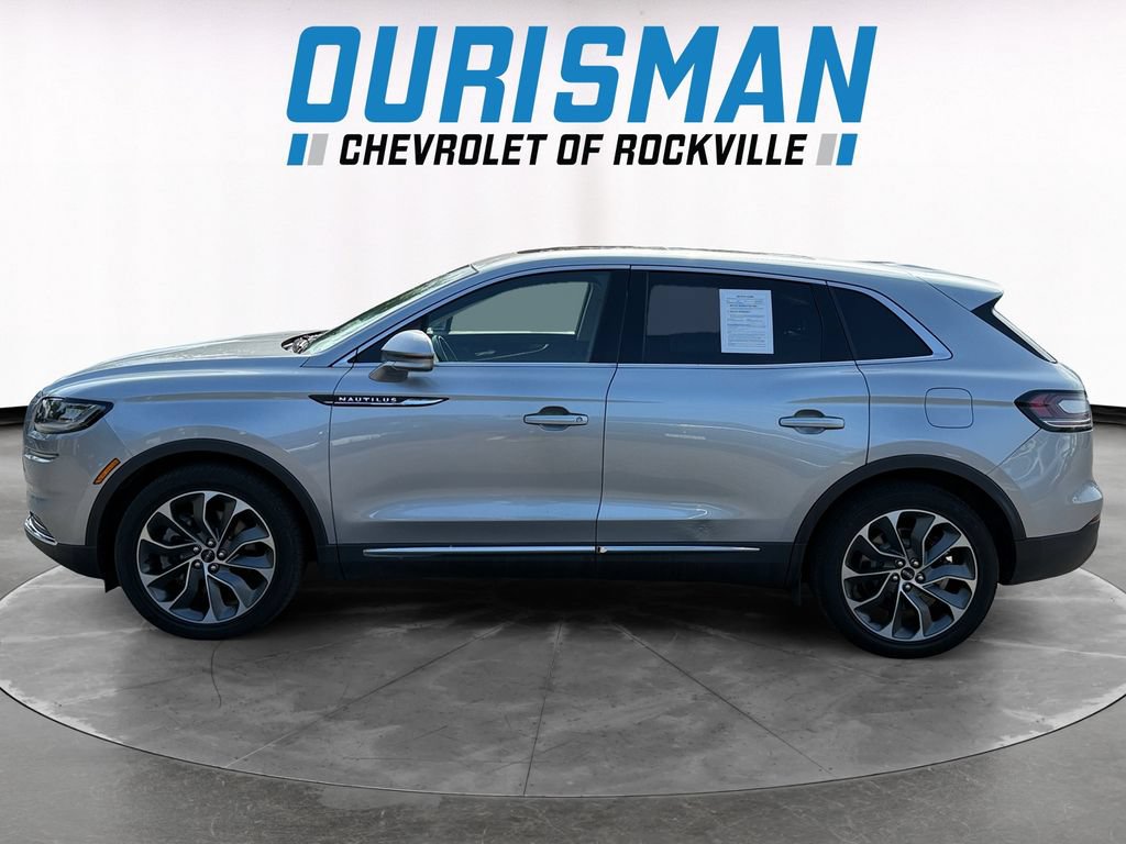 Used 2023 Lincoln Nautilus Reserve AWD/4WD image 3