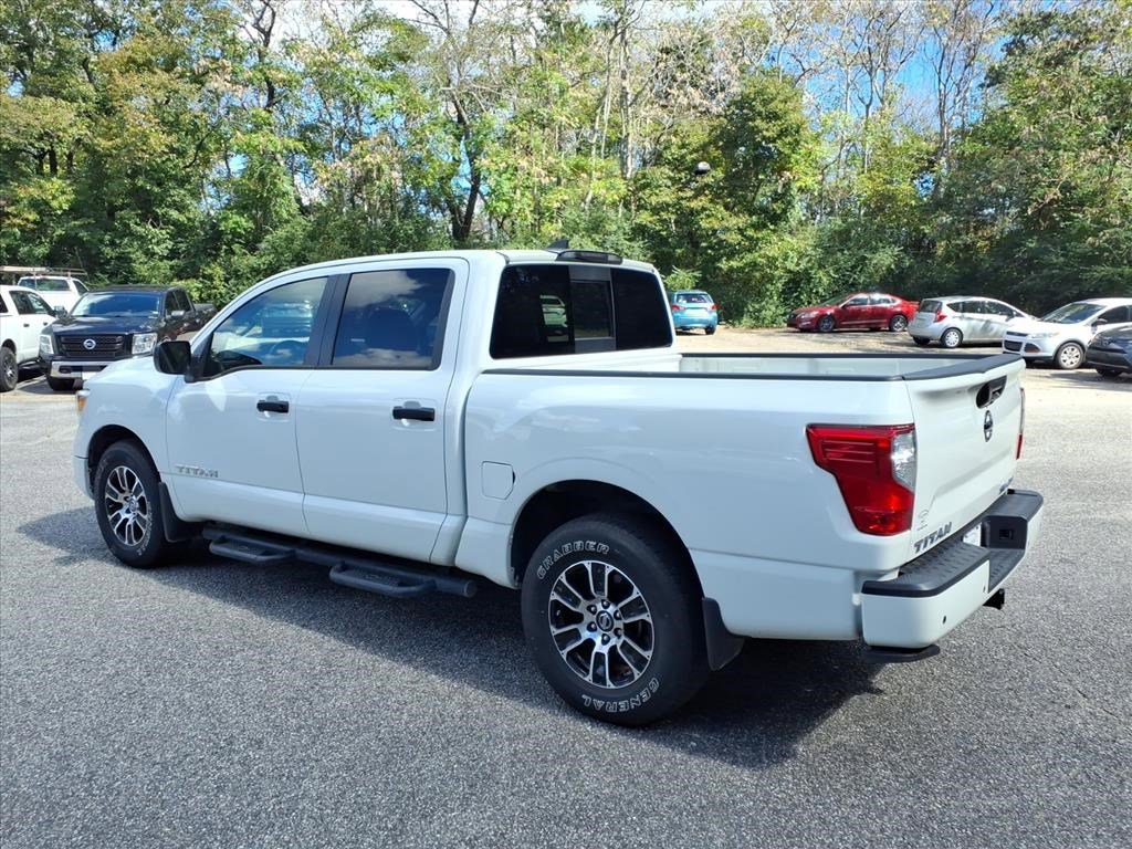 Used 2022 Nissan Titan SV w/ Accessory Utility Package image 5