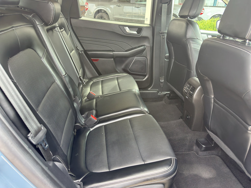 Used 2024 Ford Escape Platinum image 32