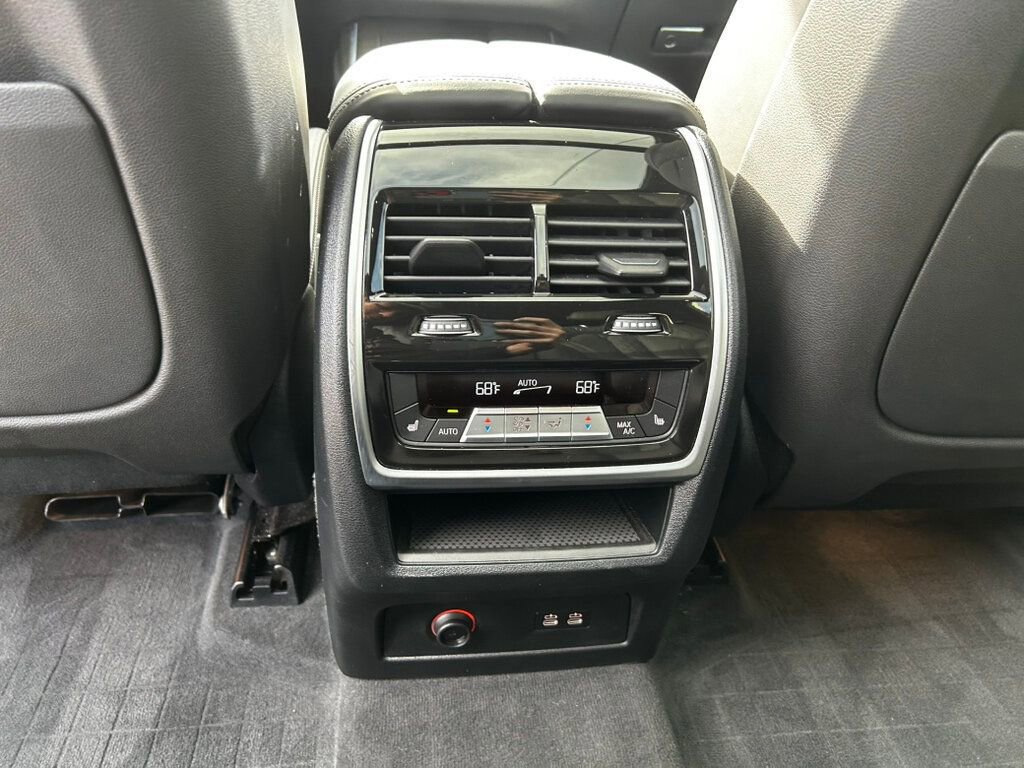 Used 2023 BMW X7 xDrive40i w/ M Sport Package image 16