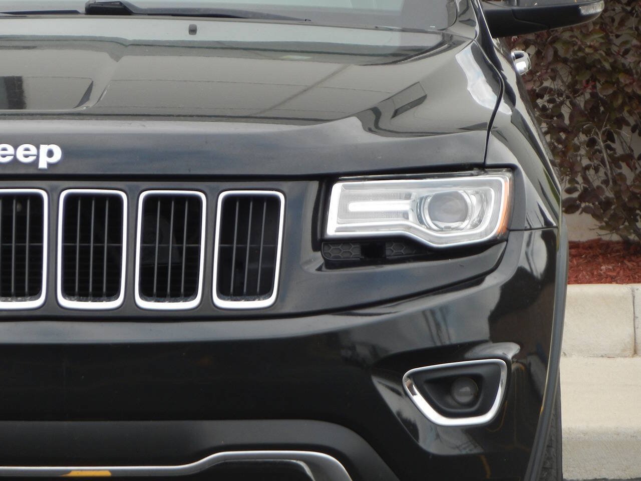 Used 2015 Jeep Grand Cherokee Limited w/ Luxury Group II AWD/4WD image 10