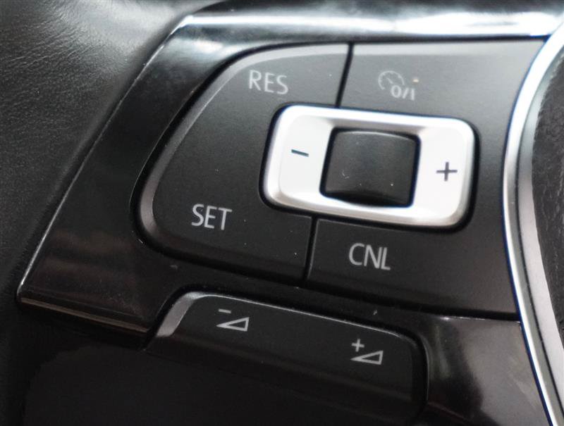 Used 2017 Volkswagen Golf Wolfsburg Edition FWD image 19