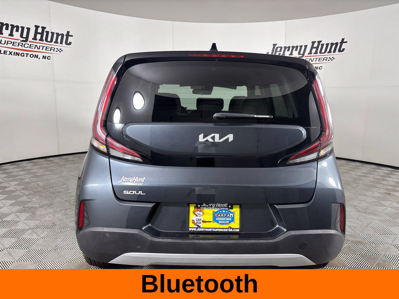 Used 2025 Kia Soul LX FWD image 7