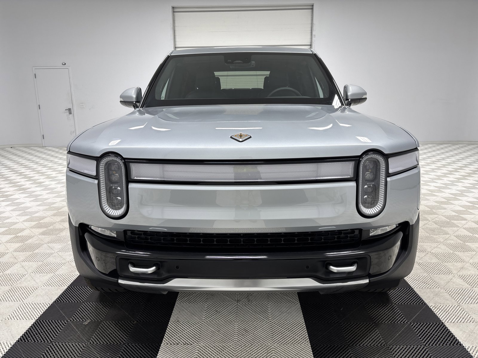 Used 2024 Rivian R1T Adventure AWD/4WD image 8