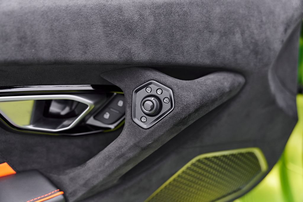Used 2023 Lamborghini Huracan Tecnica RWD image 45