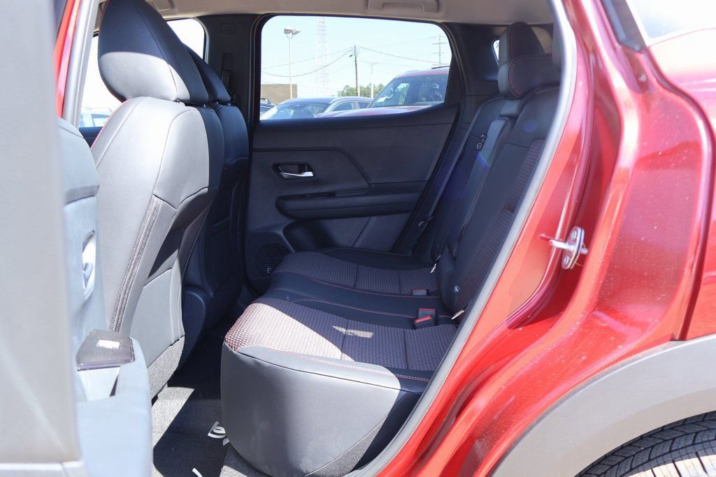 New 2026 Nissan Kicks SR image 8